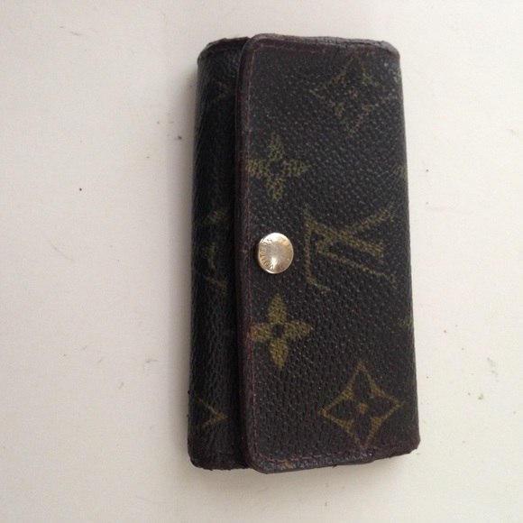 Louis Vuitton, Mono Brown 3 Hooks Key Case - Picture 3 of 10